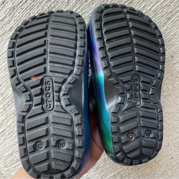 CROCS Kids Classic Lined ‘Out of This World’ Clog, C10, Black/Lime Punch - Picture 7 of 9